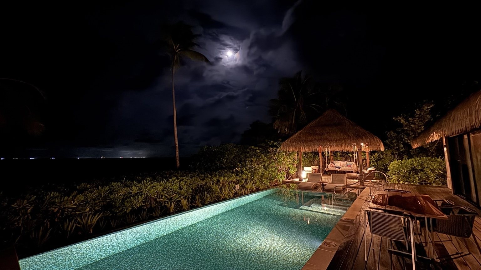 Distinctive Dining in the Maldives with TRAVEL WORLD